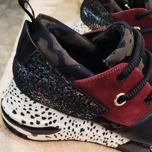 STEVE MADDEN~ CAMOUFLAGE  PRNIT~ LIMITED EDITION~ CLIFF SNEAKERS 9.5 BARLEY WORN